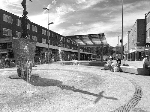 The Marlowes fountain water feature